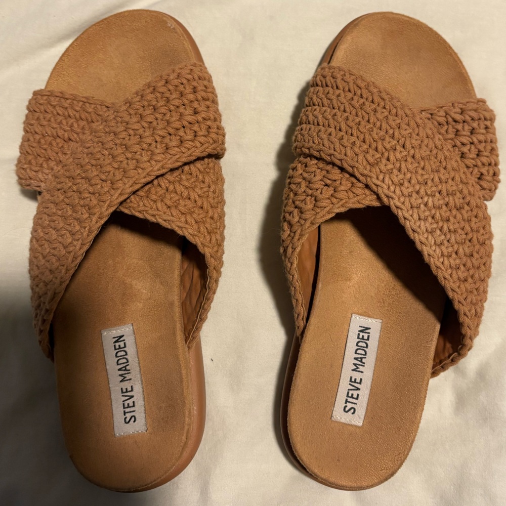 Steve Madden Suede/Crochet Style Sandal
